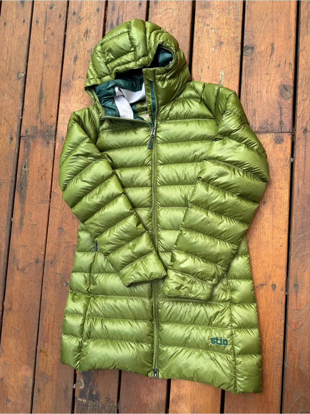 Stio Women's Hometown Hooded Parka in Autumn Green - Picture 4 of 8